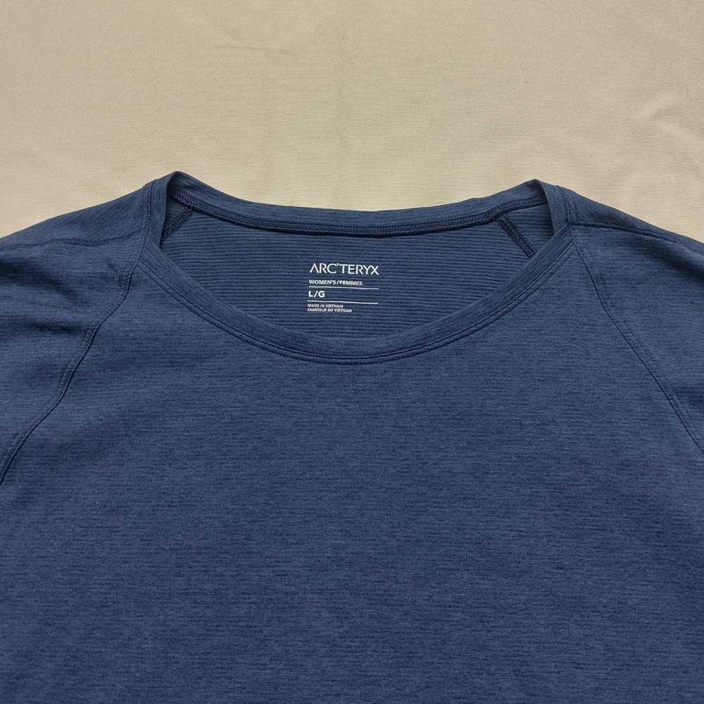 Arcteryx Taema Crew Neck Short Sleeve Shirt Blue Heathered Womens Large